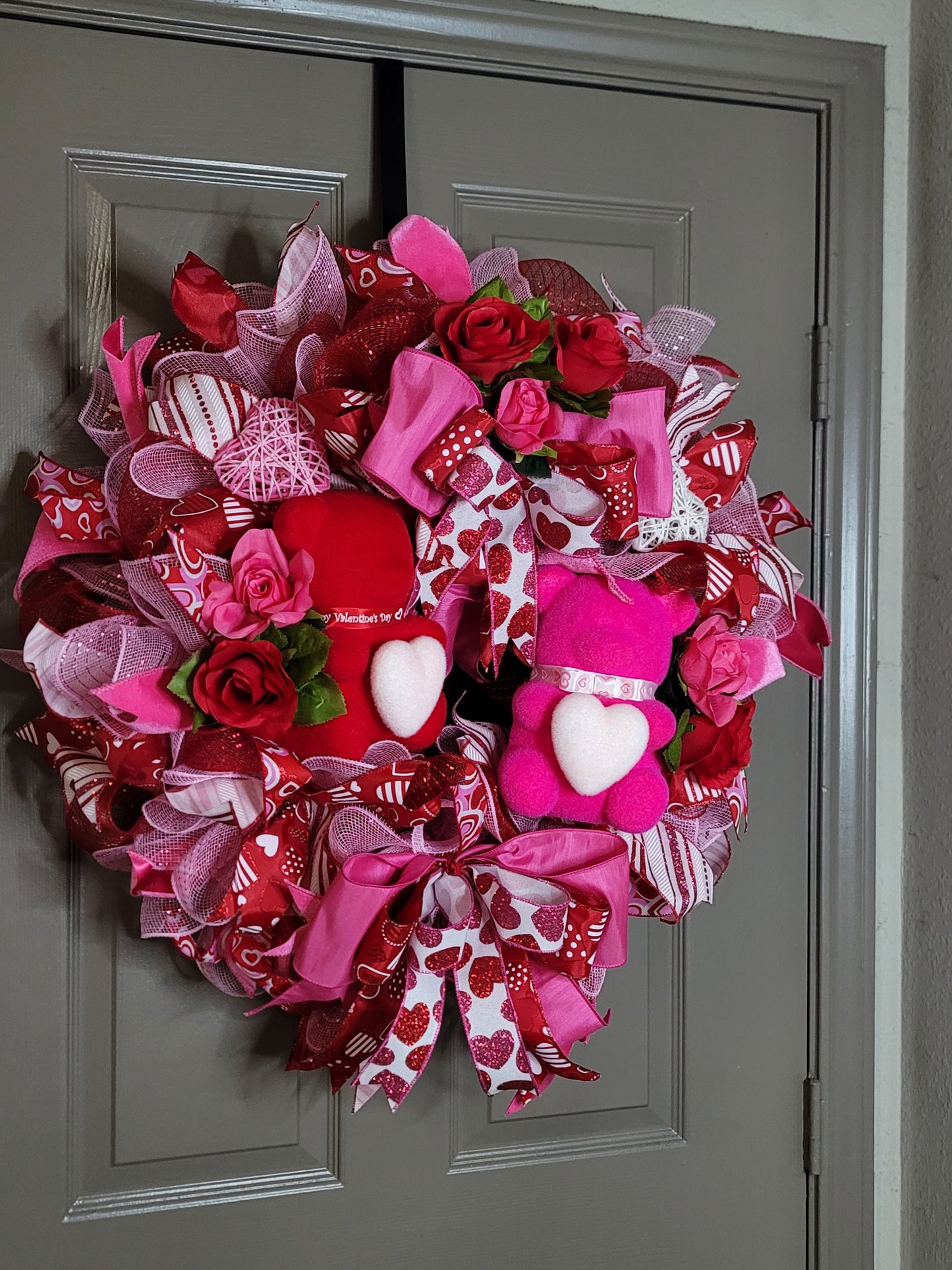 Teddy Bear Valentine's wreath, winter wreath, Everyday wreath, door hanger, pink and red Valentine's wreath