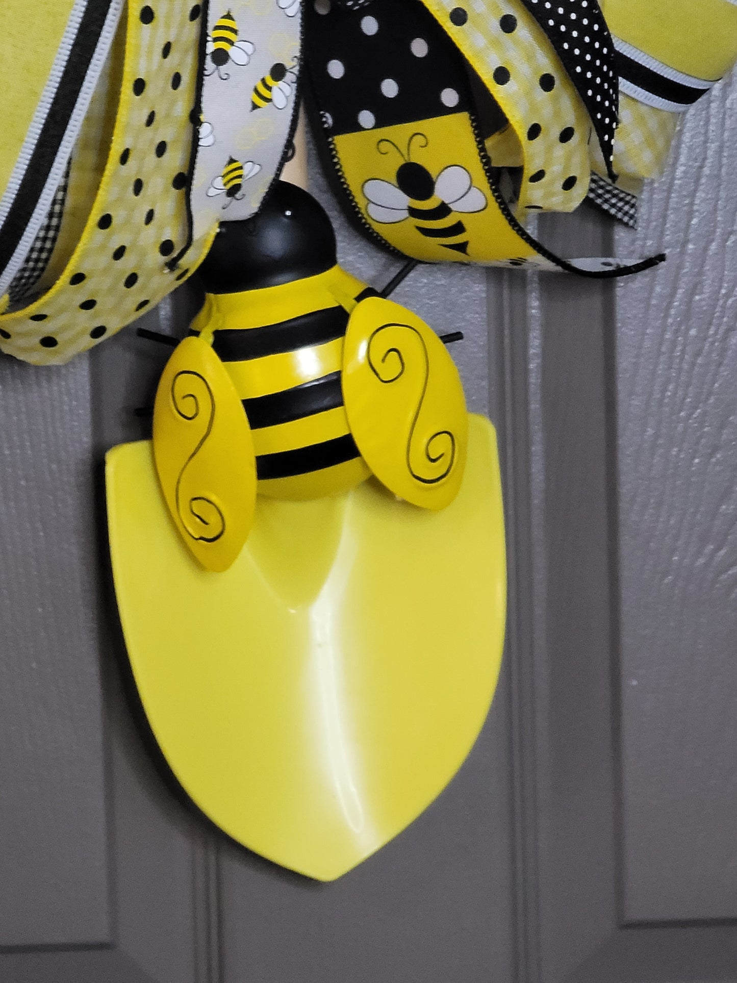 Yellow Bumble Bee Shovel and door hanger