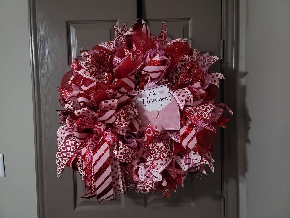 Valentine's wreath,  winter wreath, Everyday wreath,  door hanger