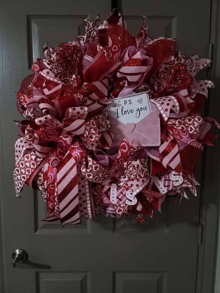 Valentine's wreath,  winter wreath, Everyday wreath,  door hanger