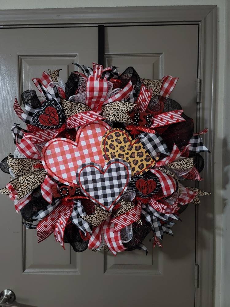 Valentine's wreath,  winter wreath,  holiday wreath,  door decor,  home decor,  door hanger