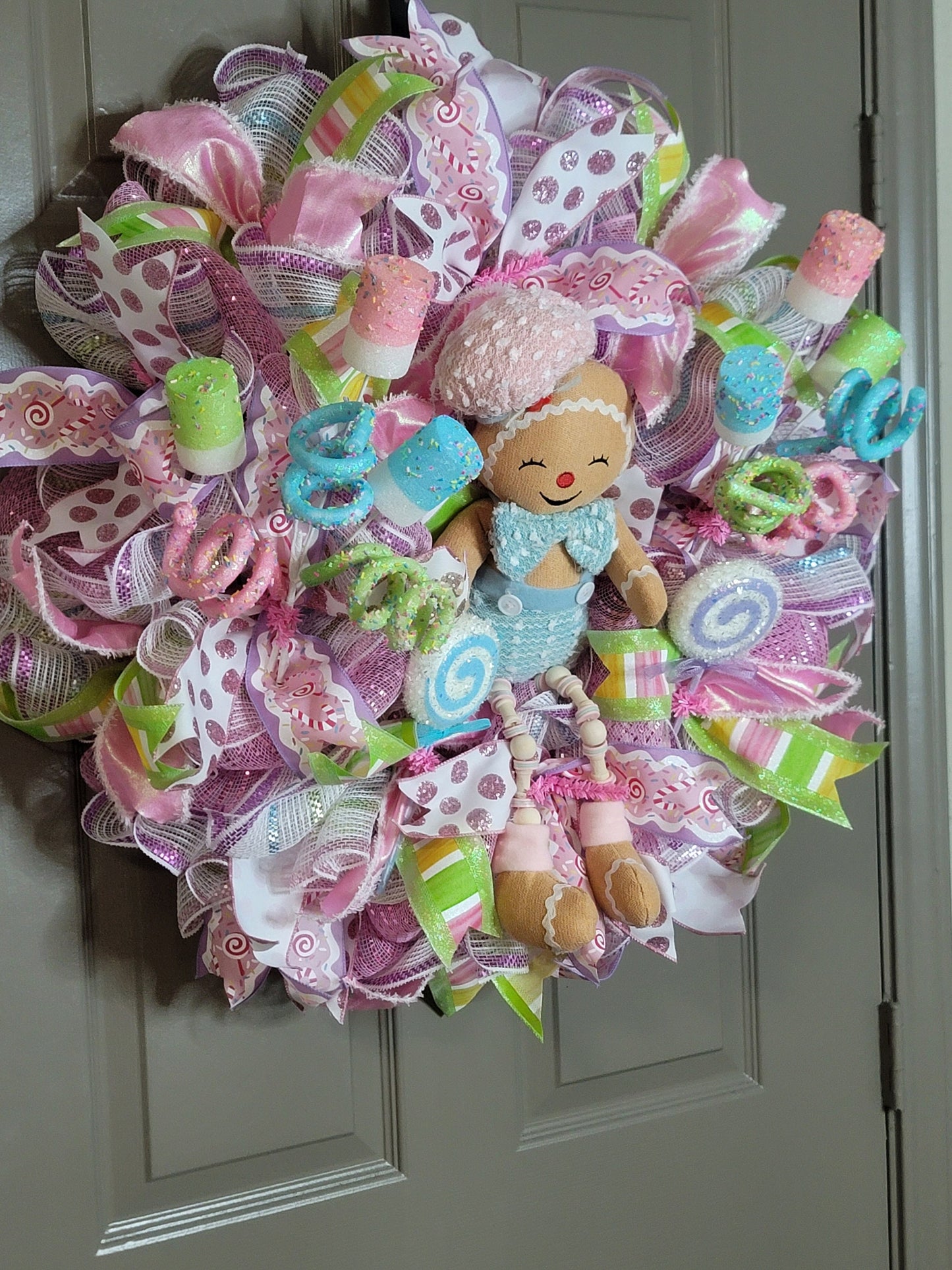 Christmas wreath,  Door wreath,  holiday wreath,  winter wreath, pink and white, candyland wreath,  front door wreath, Gingerbread wreath